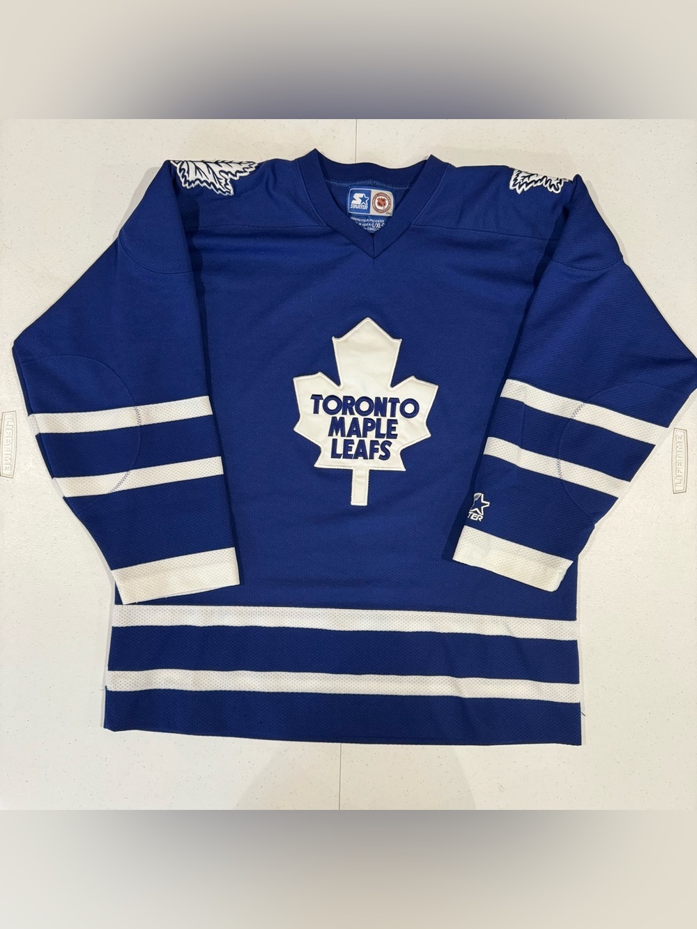 Vintage 90’s STARTER Toronto Maple Leafs NHL hockey jersey size boys large XL